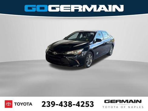 Used 2015 Toyota Camry SE image 1