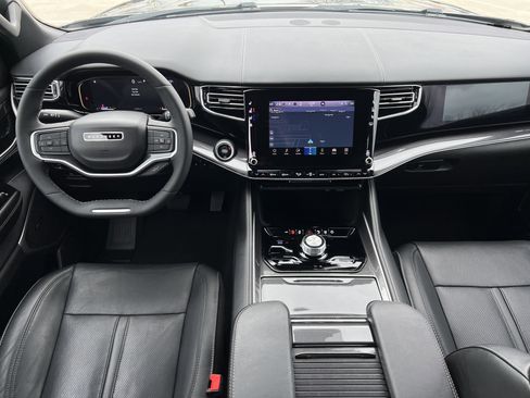 Used 2023 Jeep Wagoneer L 4WD w/ Rear Seat Video Group 1 image 14