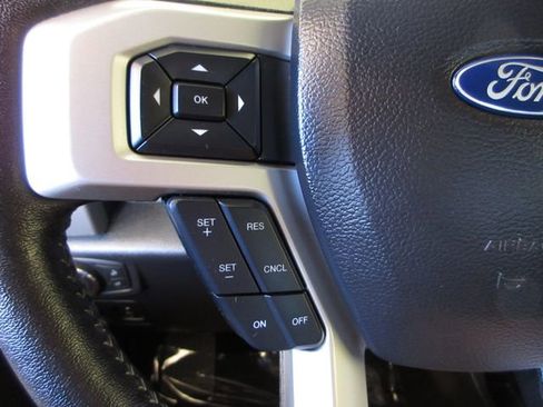 Used 2019 Ford F150 Lariat image 16