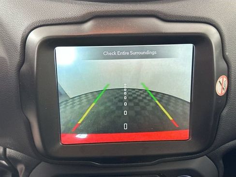 Used 2023 Jeep Renegade Trailhawk AWD/4WD image 13