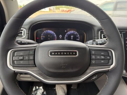 Used 2023 Jeep Wagoneer Series II w/ Convenience Group I AWD/4WD image 16