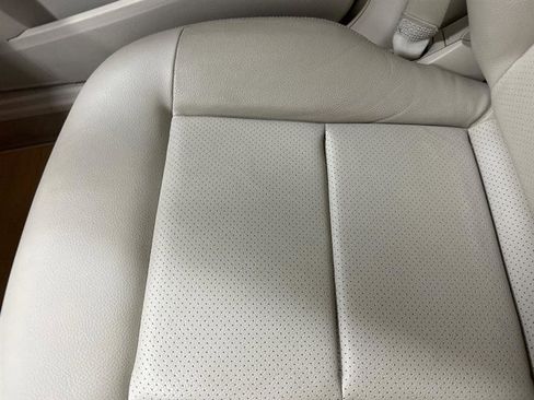 Used 2014 Mercedes-Benz E 350 4MATIC Sedan image 20