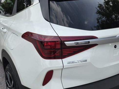 Used 2022 Kia Seltos S FWD image 7