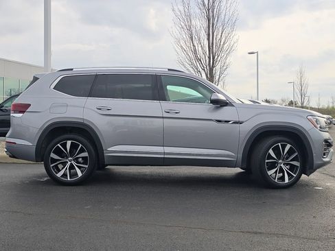 Used 2025 Volkswagen Atlas SEL Premium R-Line AWD/4WD image 31