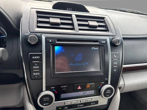 Used 2012 Toyota Camry XLE FWD image 16