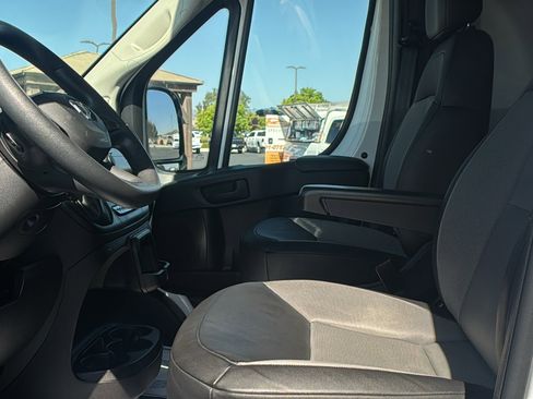 Used 2025 RAM ProMaster 2500 w/ Convenience Group FWD image 20
