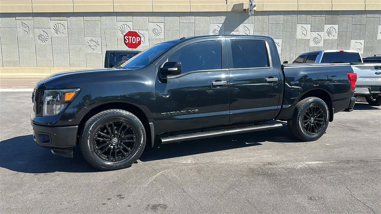 Used 2019 Nissan Titan SV w/ SV Convenience Package RWD image 13