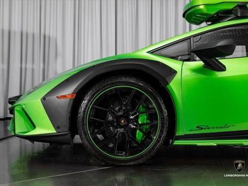 Used 2024 Lamborghini Huracan Sterrato AWD/4WD image 16