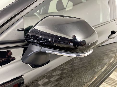 Used 2025 Toyota Camry LE w/ Convenience Package FWD image 9