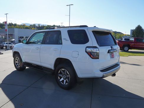 Certified 2022 Toyota 4Runner TRD Off-Road Premium image 6