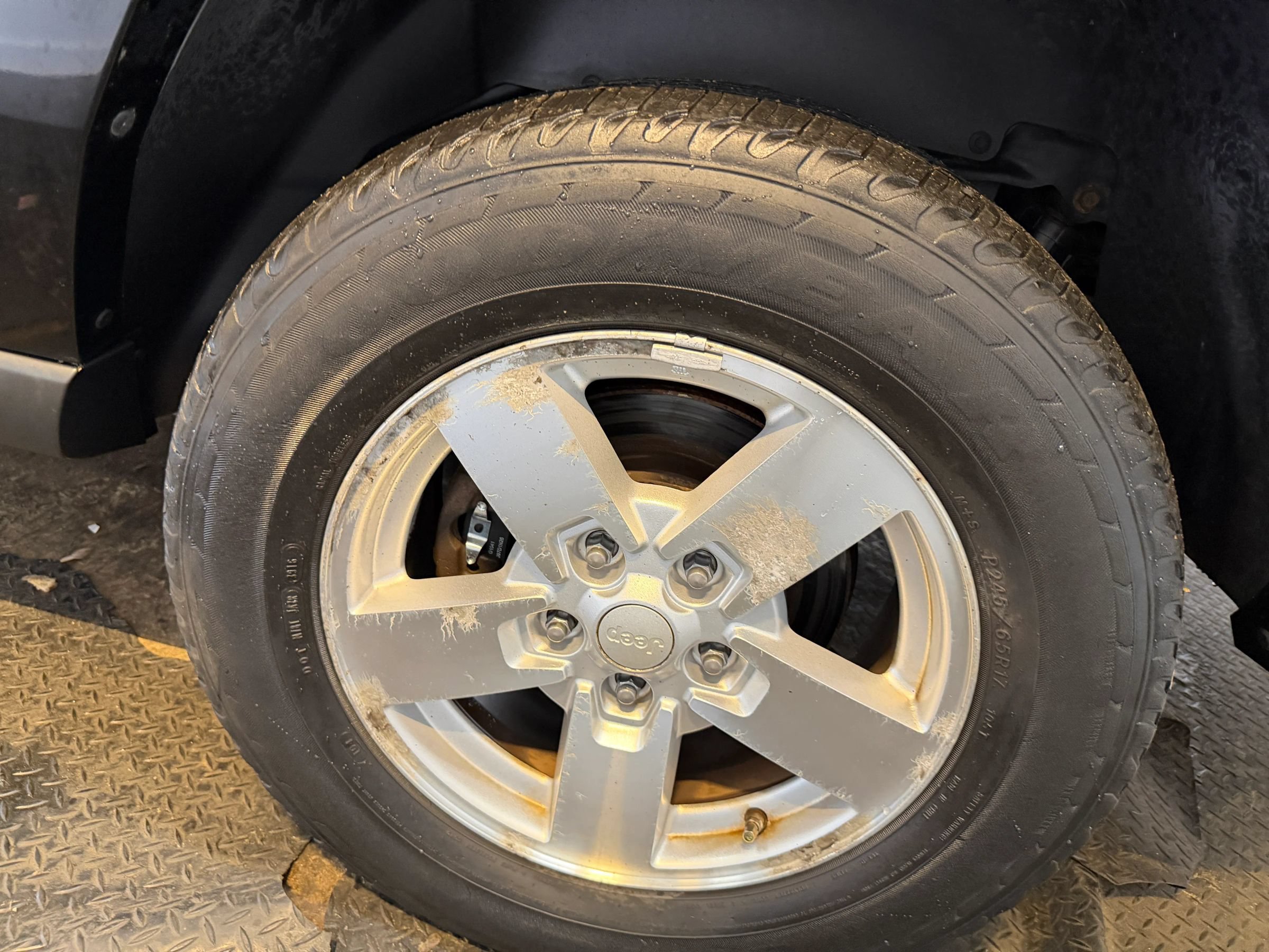 Used 2007 Jeep Commander Sport RWD image 41