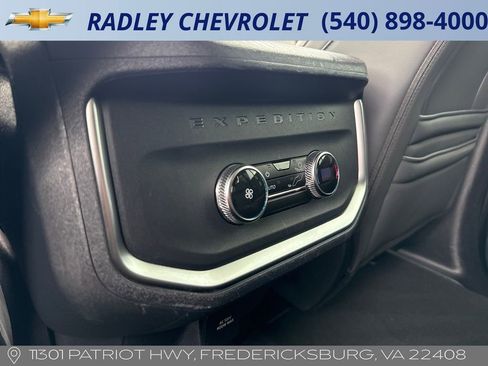 Used 2025 Ford Expedition Active AWD/4WD image 12