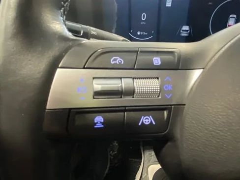 Used 2024 Hyundai Kona Limited image 26