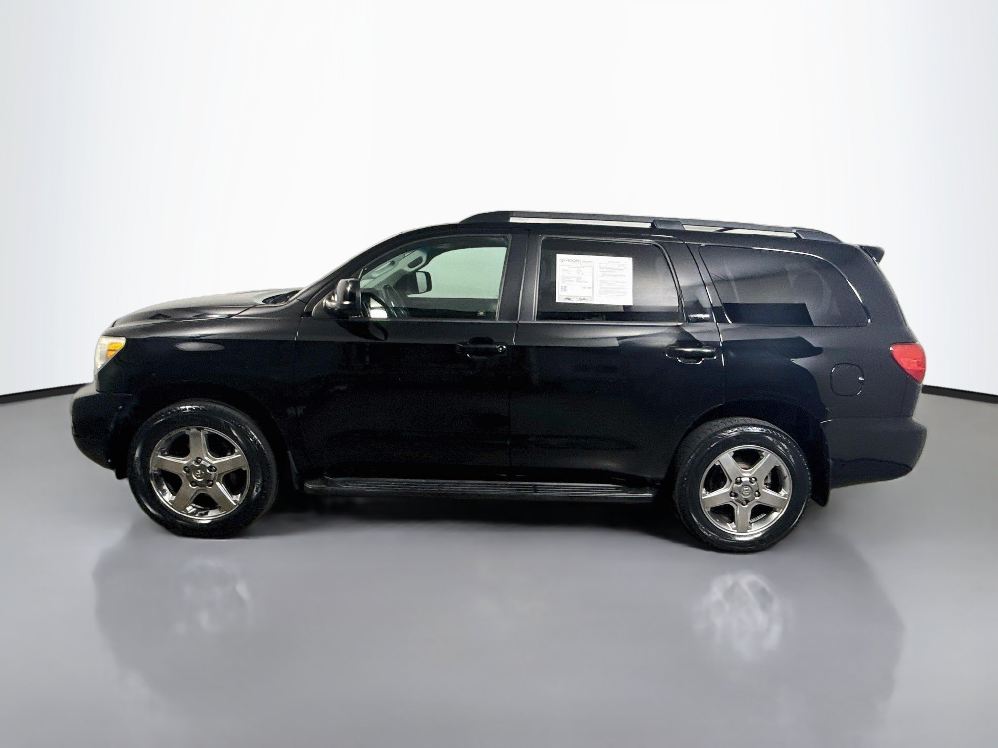 Used 2013 Toyota Sequoia SR5 w/ Sport Appearance Pkg AWD/4WD image 4