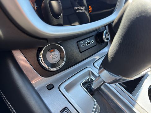 Certified 2022 Nissan Murano SV w/ SV Midnight Edition Package AWD/4WD image 20