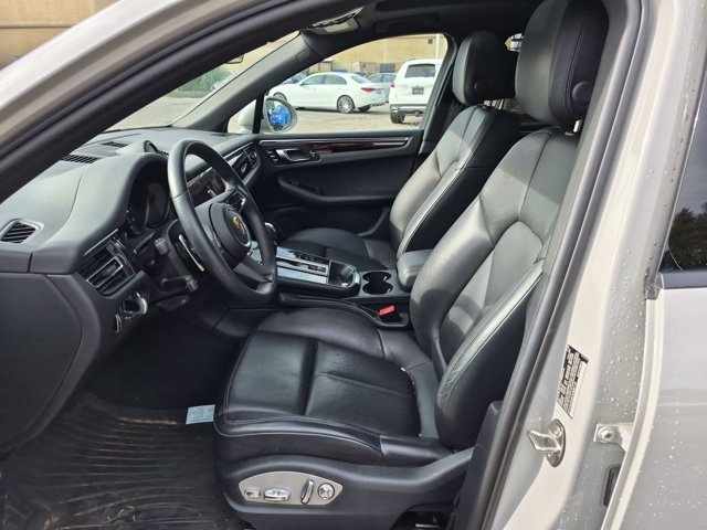 Used 2023 Porsche Macan AWD/4WD image 13