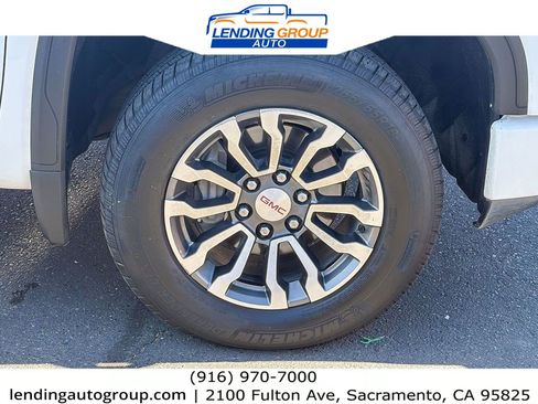 Used 2021 GMC Sierra 1500 AT4 w/ Technology Package AWD/4WD image 9