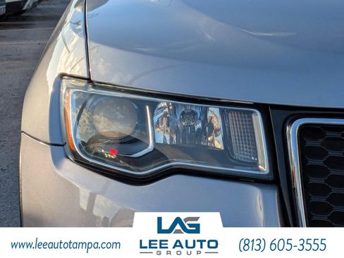 Used 2018 Jeep Grand Cherokee Laredo image 9