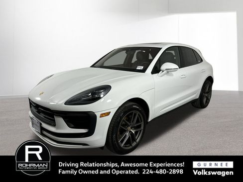 Used 2023 Porsche Macan Base image 1