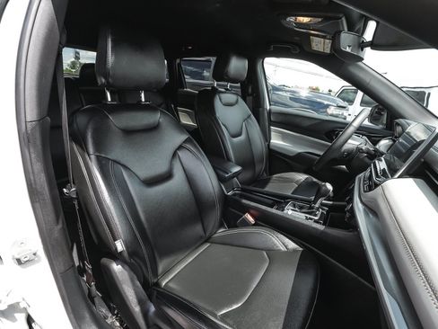 Used 2025 Jeep Compass Limited AWD/4WD image 39