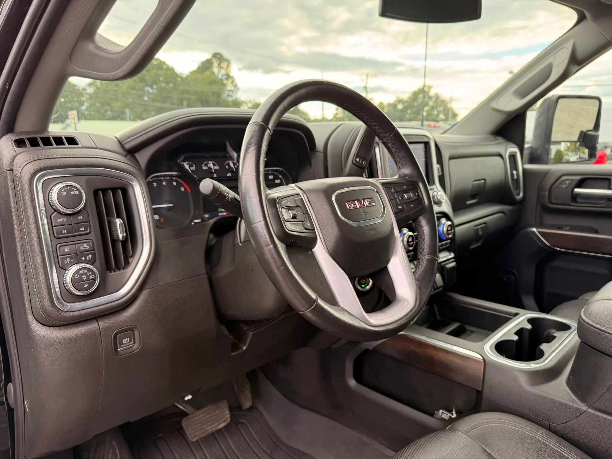 Used 2022 GMC Sierra 2500 SLT w/ SLT Convenience Package AWD/4WD image 18