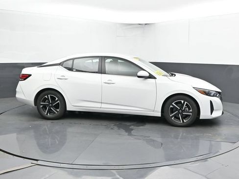 Used 2024 Nissan Sentra SV FWD image 4