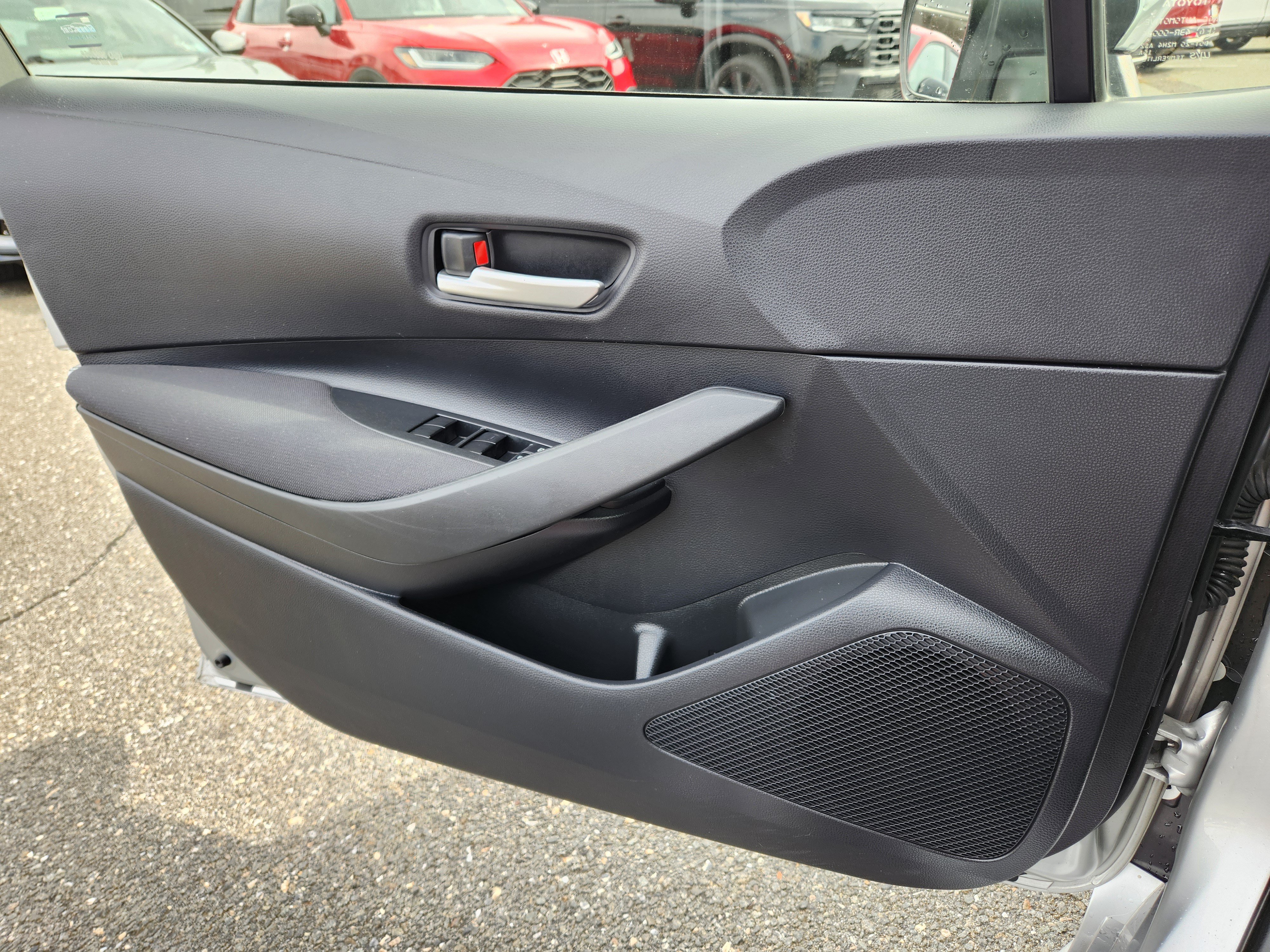 Used 2020 Toyota Corolla LE FWD image 23