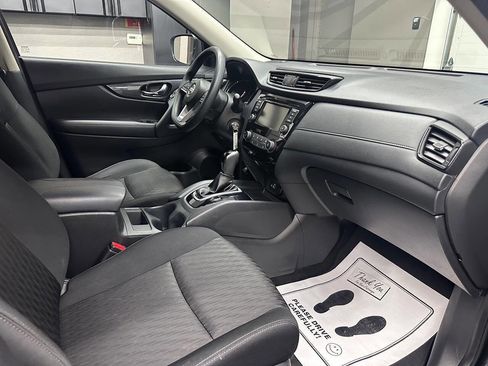 Used 2018 Nissan Rogue S image 26