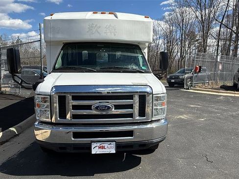 Used 2015 Ford E-350 and Econoline 350 Super Duty w/ Shuttle Bus Prep Package image 7
