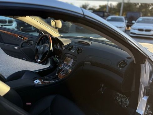 Used 2009 Mercedes-Benz SL 550 image 25