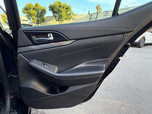 Used 2021 Nissan Maxima 3.5 SV FWD image 43