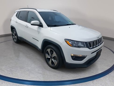 Used 2017 Jeep Compass Latitude w/ Popular Equipment Group image 3