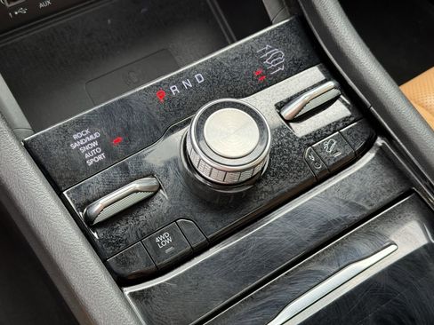 Used 2022 Jeep Grand Cherokee Summit w/ Luxury Tech Group V image 23