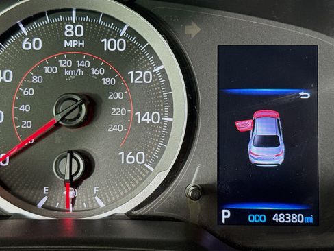 Used 2020 Toyota Corolla SE w/ SE Premium Package FWD image 14