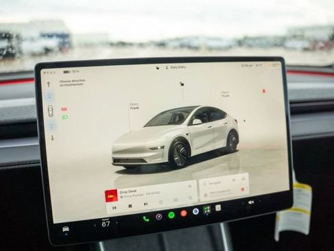 Used 2026 Tesla Model Y AWD image 21