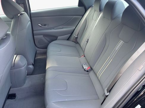 Certified 2025 Hyundai Elantra Hybrid FWD image 13