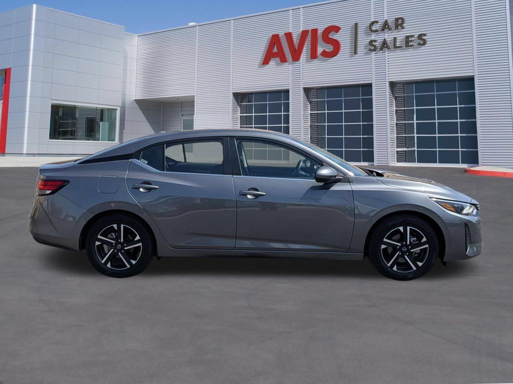 Used 2025 Nissan Sentra SV FWD image 5