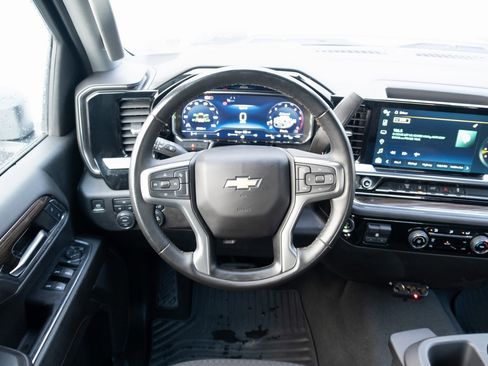 Used 2024 Chevrolet Silverado 3500 LT image 2