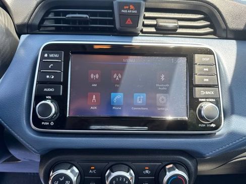 Used 2025 Nissan Versa SV FWD image 20
