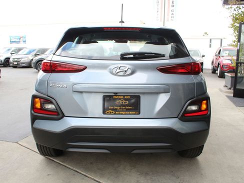 Used 2021 Hyundai Kona SE FWD image 4