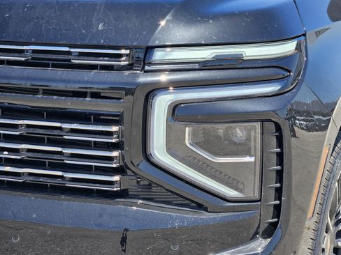 New 2026 Chevrolet Suburban High Country AWD/4WD image 5