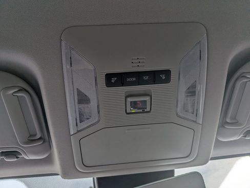 Used 2023 Toyota RAV4 AWD Hybrid image 22