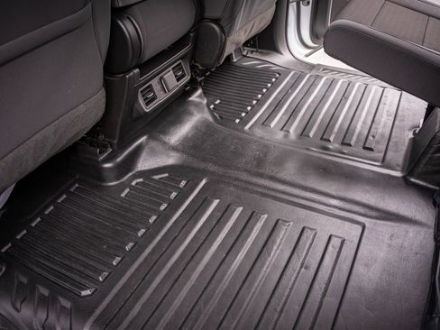 Used 2024 GMC Sierra 3500 SLE w/ SLE Convenience Package image 29