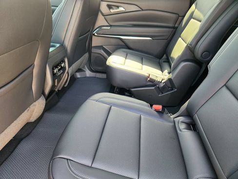 New 2027 Chevrolet Traverse LT w/ Midnight/Sport Edition FWD image 18