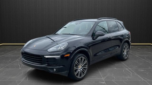 Used 2017 Porsche Cayenne AWD/4WD image 3