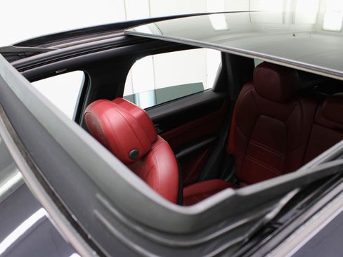 Used 2019 Porsche Cayenne AWD/4WD image 26