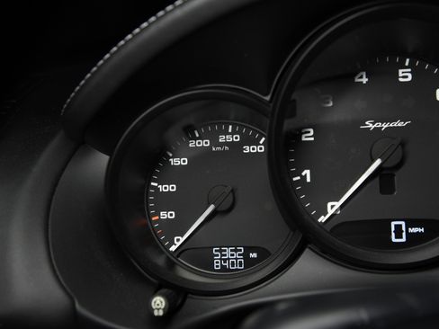 Used 2016 Porsche Boxster Spyder RWD image 24
