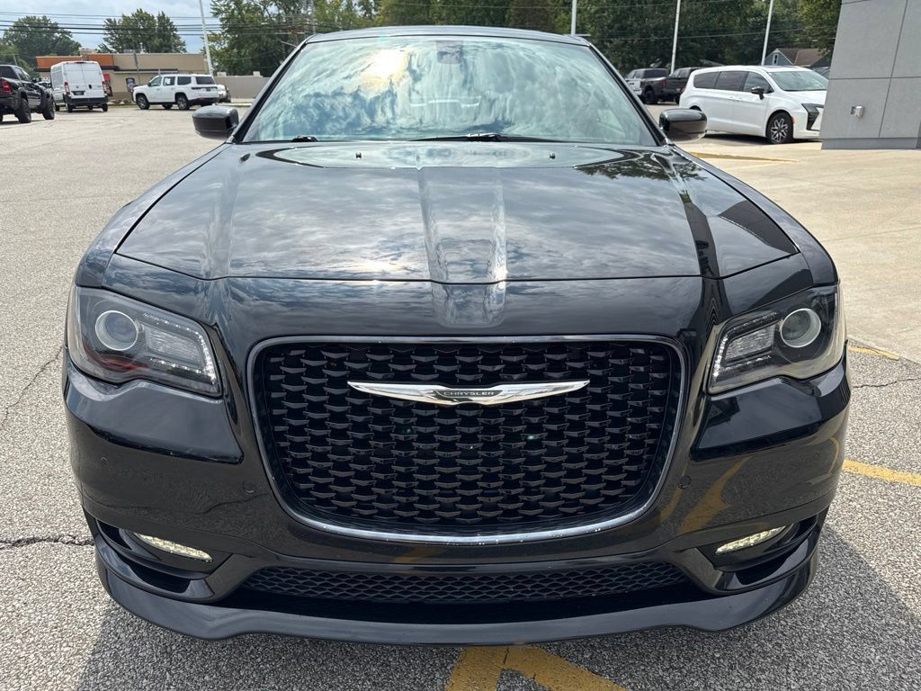 Used 2020 Chrysler 300 S w/ 300S Premium Group RWD image 13
