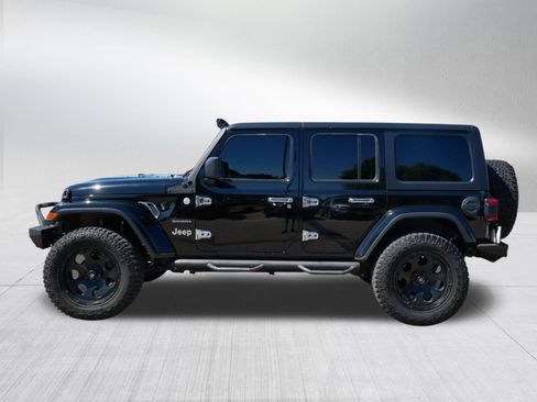 Used 2018 Jeep Wrangler Unlimited Sahara AWD/4WD image 4