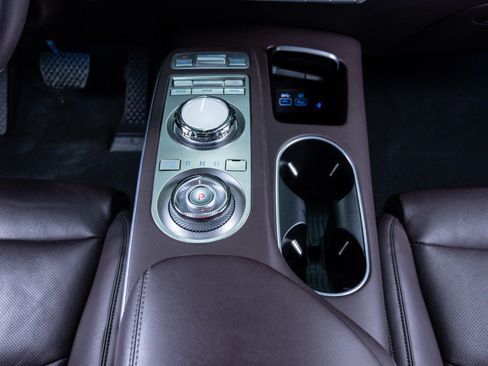 Used 2022 Genesis GV70 2.5T w/ Advanced Package image 29